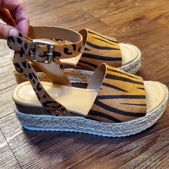 Soda Tiger/Cheetah Print Sandals 🐆 🐅